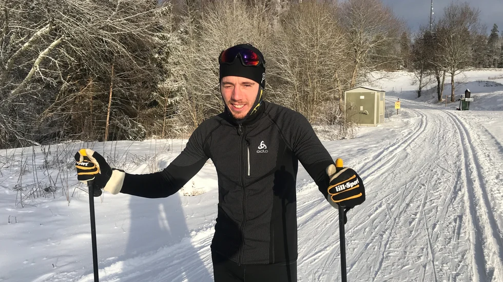Oskar Höglund swishade en slant till klubben i Godegård när han tog sin träningstur i Krassbäck. Mellan 100 och 200 åkare var där i det vackra vintervädret.