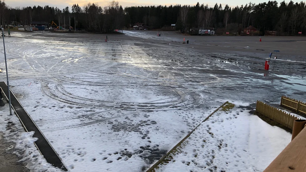 Boende oroas även för miljön runt parkeringen.