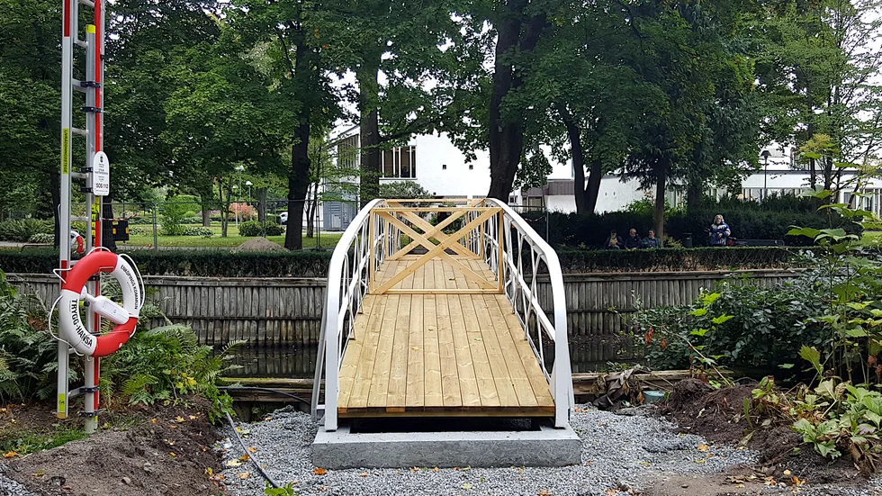 Ny brobana och renoverade ståldetaljer gör bron från 1893 som ny igen.