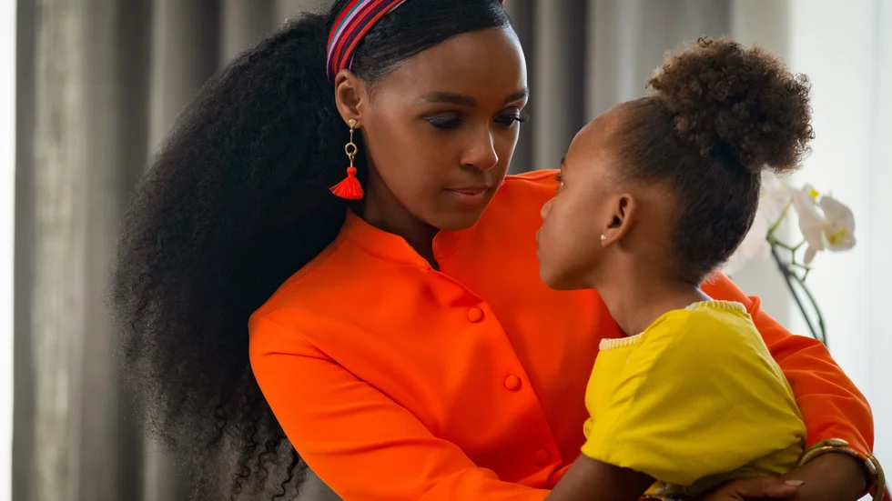 Janelle Monáe är utmärkt i dramathrillern "Antebellum". Pressbild.