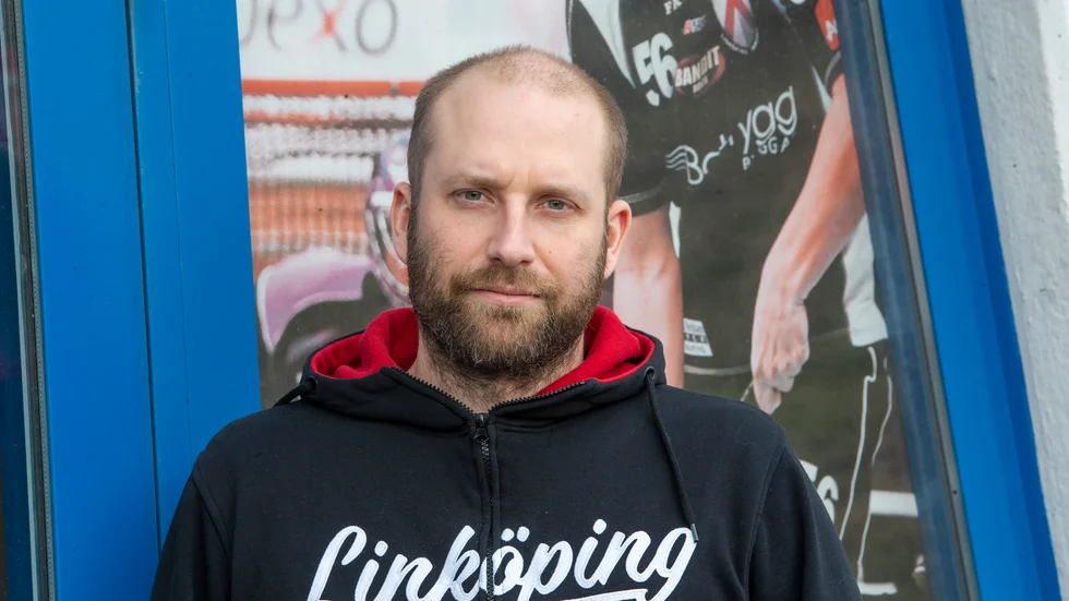 Linköping innebandys klubbdirektör Johan Lindskog har bråda dagar.
