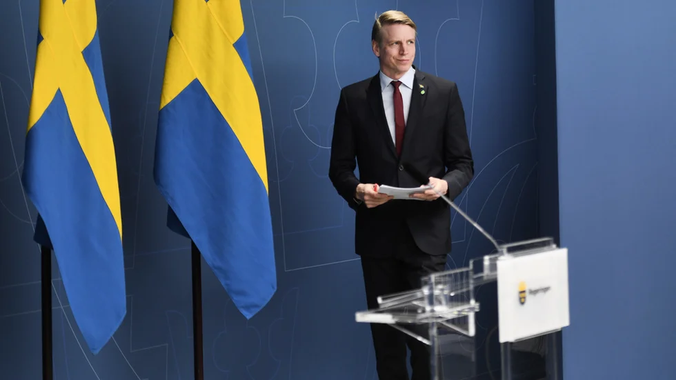 Nu behöver regeringen och bostadsminister Per Bolund vidta åtgärder för att möta människors ökade efterfrågan, skriver debattörerna.