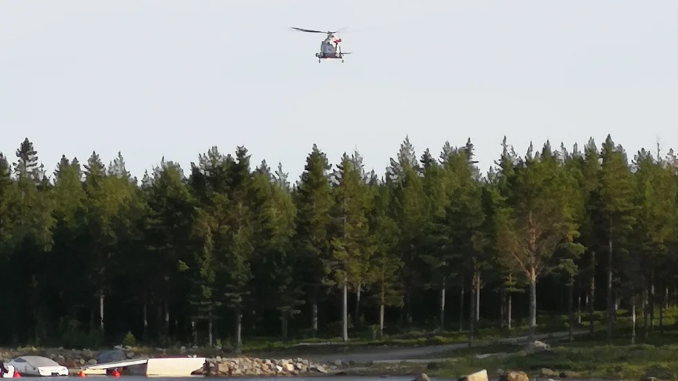 Helikopter deltog i sökandet efter vindsurfaren.