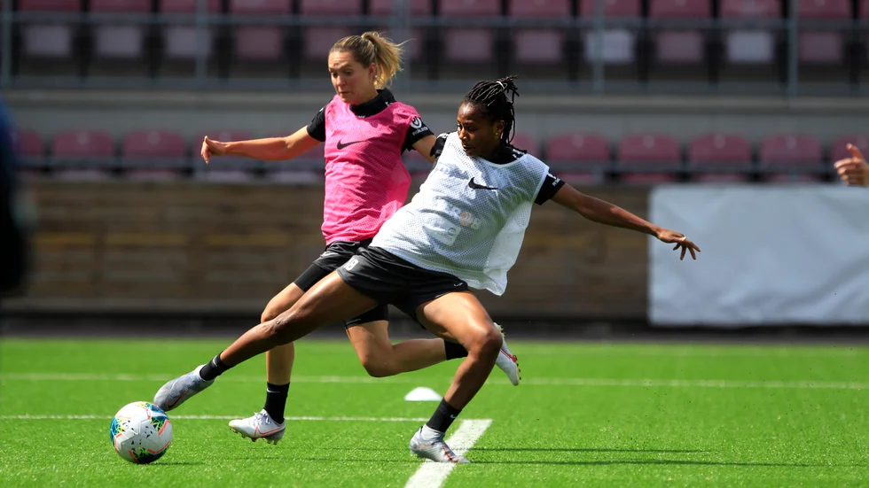 Halimatu Ayinde har på kort tid spelat till sig en given plats i Uniteds startelva. Under lördagen väntar hemmapremiär mot Göteborg för 25-åringen och hennes lagkamrater.
