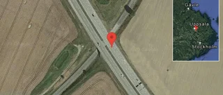 Trasigt personbil stör trafiken på E4