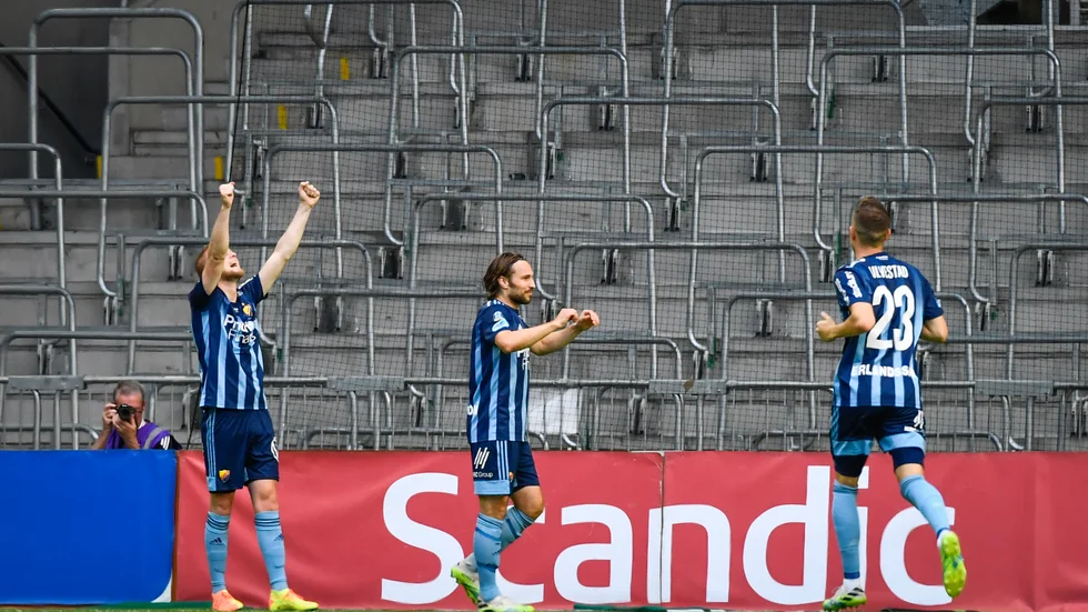 Kalle Holmberg gjorde två mål när Djurgården besegrade Häcken på hemmaplan.