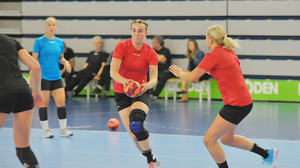 Boden Handboll är i Hudiksvall och förbereder sig för säsongens första träningsmatch.