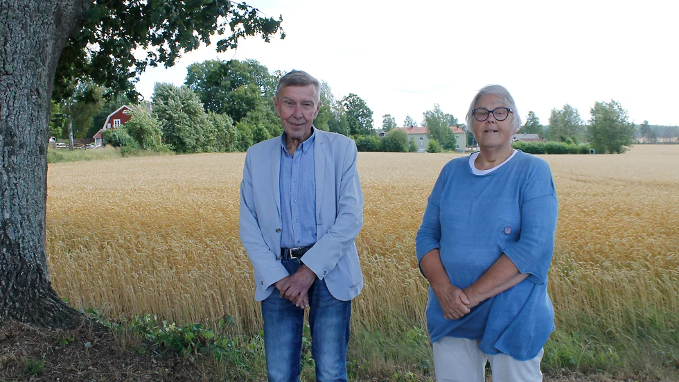 Åke Eriksson och Gunnel Larsson från föreningen Lindberga by är glada över bidraget från Boverket. Nu kan de ta nästa steg i planerna för gemenskapsboendet. 