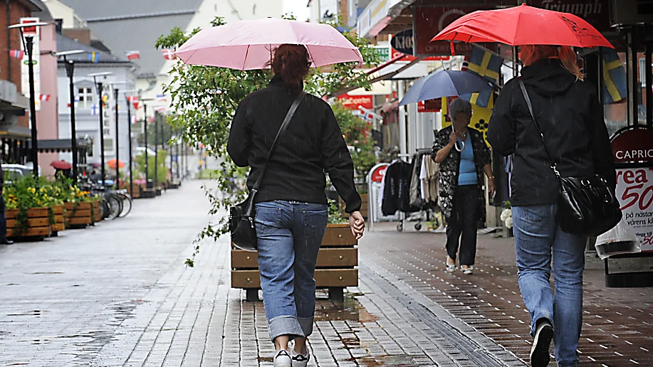 Årets julimånad kan bli den kyligaste i Skellefteå på 28 år. Den har dessutom bjudit på rekordmycket nederbörd. 