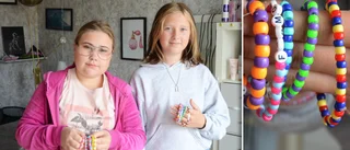 De gör armband för att hjälpa covid-19-vården