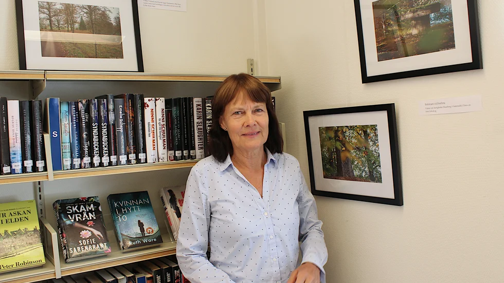 Margareta Johansson är aktuell med utställningen "Maggans och Birgers tips på utflyktsmål" på Mantorps bibliotek.