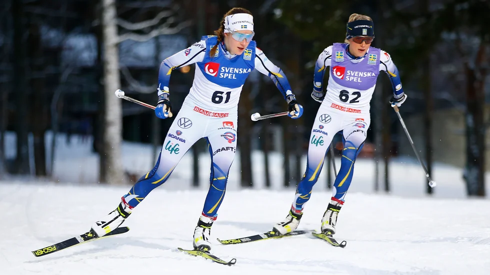 Ebba Andersson och Frida Karlsson var överlägsna i landslagets interntävling, 15 kilometer masstart, i Östersund.