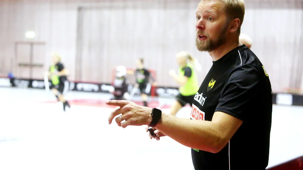 Philip Thiding lämnar Endre.
