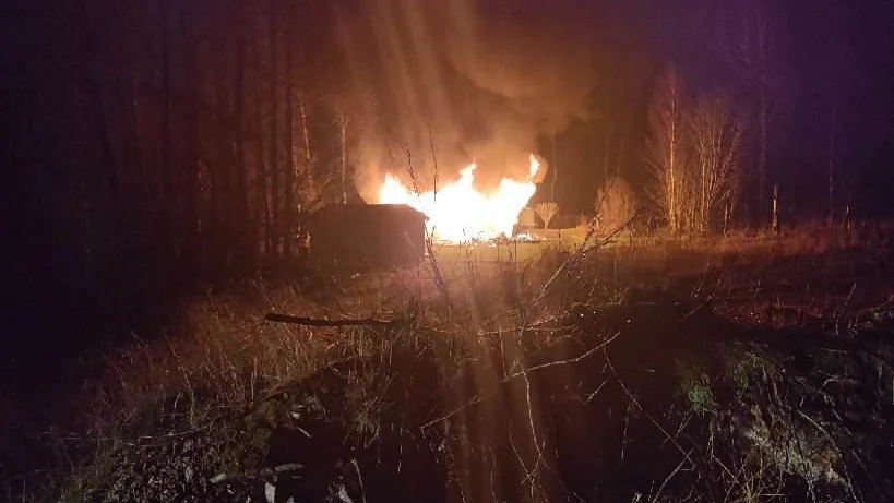 En man i 25-årsålderna har anhållits misstänkt för tre fall av mordbrand.