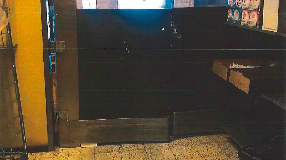 Här skedde det grova våldtäktsförsöket i ett lagerutrymme i Norsjöaffären. Lyckligtvis kunde angreppet avbrytas sedan en kollega till brottsoffret kommit till platsen.