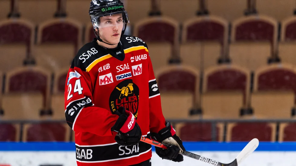 Andreas Nilsson, 18 år, fick göra sina första minuter i SHL någonsin.