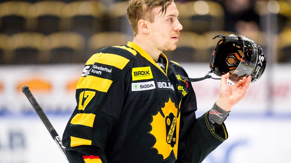 Tillbaka från NHL-äventyret och är i sin bästa ålder. Pär Lindholms återkomst tar den här säsongen till en ny nivå för AIK.