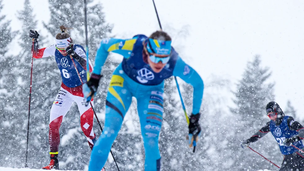 Sofia Henriksson (i bakgrunden) jagade ikapp en placering när Volkswagen Cup-helgen avslutades i Boden. (Arkivbild)