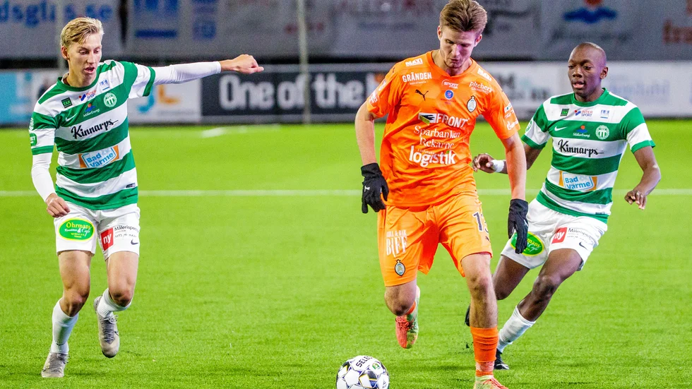 Mittfältaren Wilhelm Loeper, som ligger i toppen av Superettans assistliga, har deltagit i AFC:s samtliga matcher under året. Det har även gjort att han dragit till sig intresse från andra klubbar i landet.