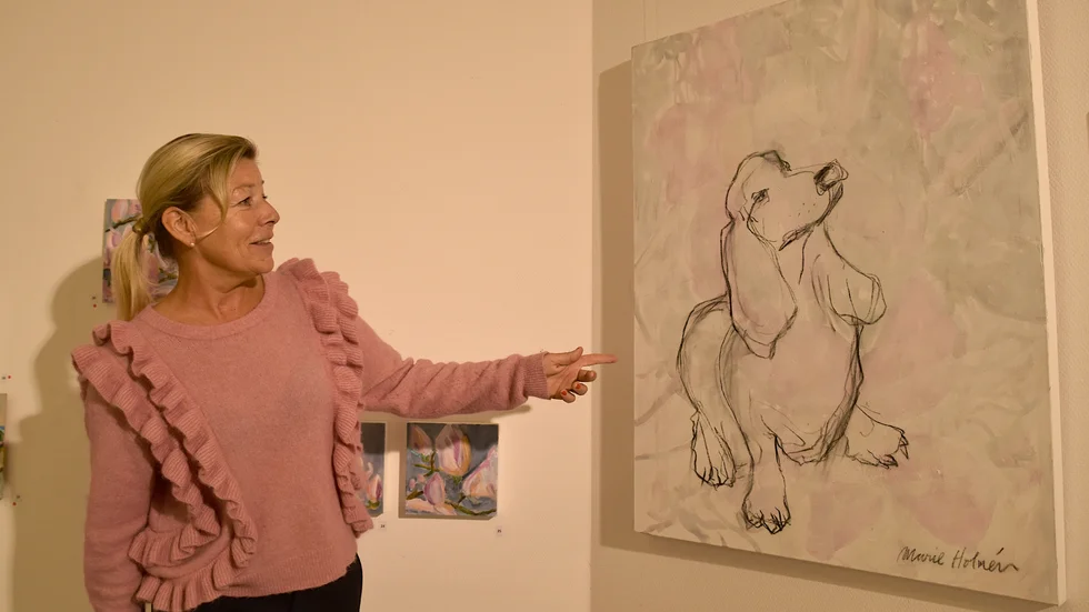 Telefonklotterhund. ”Jag var missnöjd med motivet under och smetade ut färgen. Sen ringde telefonen, och jag började måla av en annons som låg på bordet. Sen blev jag så himla nöjd”, berättar Holmén. 