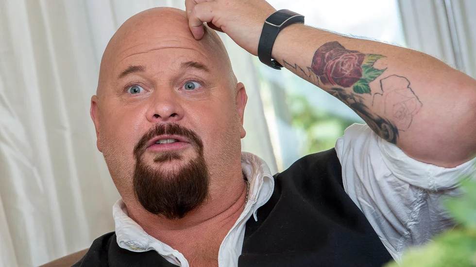 Anders Bagge backar från kritiken mot Nadja Holm i förra veckans fredagsfinal. "Jag får krypa till korset och erkänna att jag sa fel", säger han.