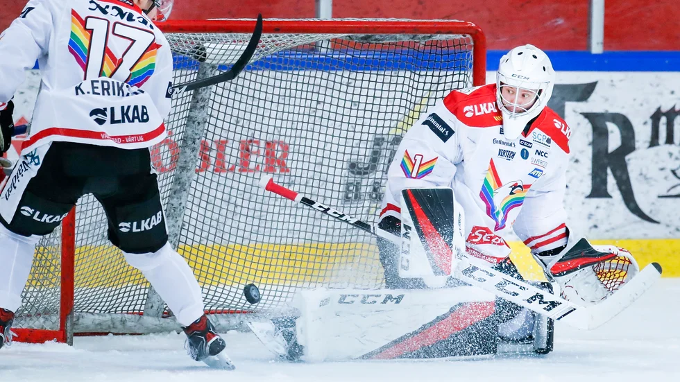 Pavel Krajcovic höll nollan och räddade 42 skott när Kiruna IF slog Kalix Hockey.