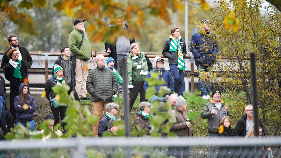 Hammarbyklacken hejade fram sitt lag på avstånd.
