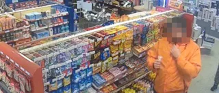 Så lurar 27-åringen åldringar i deras egna hem – och stjäl pengar och bankkort: ”Extra hänsynslöst i dessa Corona-tider”