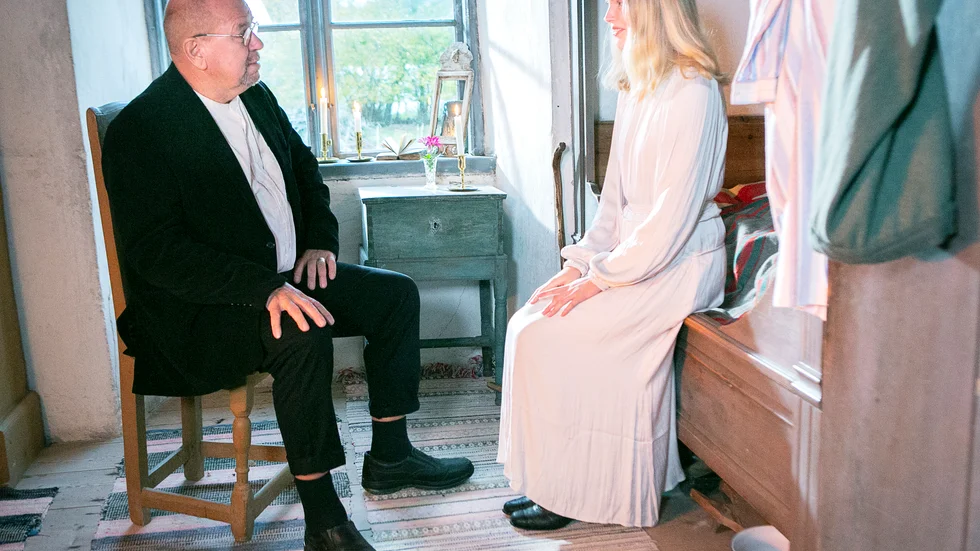 Bengt-Åke Rundqvist och Mira Fehling spelar in scenen där filmens huvudperson börjar ana att hon inte är som andra.