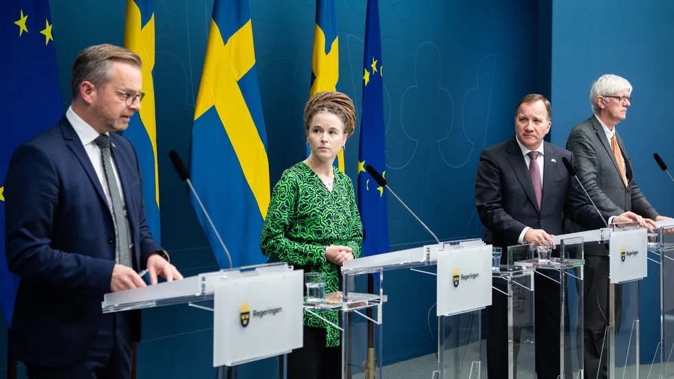 Regeringen höll under gårdagen pressträff där det bland annat meddelades att deltagargränsen för sammankomster sänks från femtio personer till åtta.