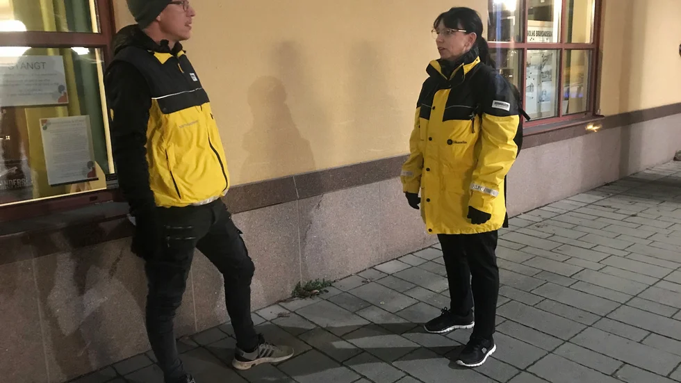"Vi är fyra nattvandrare i Boxholm. Vi skulle gärna att det fanns nattvandrare ute i samhället varje helg, men det går inte" säger Carina.