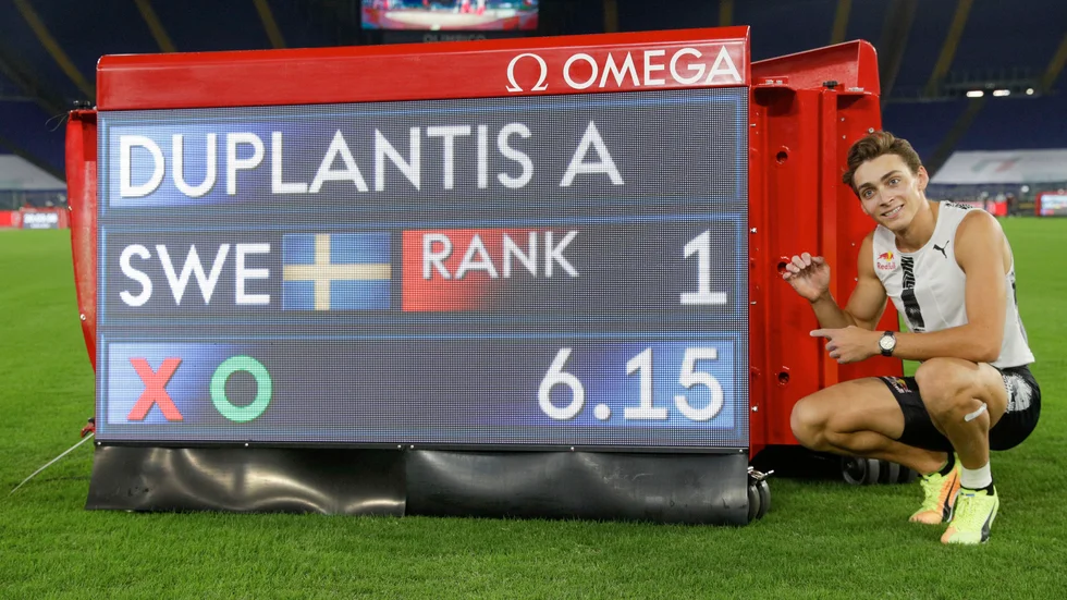 Svensk-amerikanske friidrottsstjärnan Armand "Mondo" Duplantis hoppade 6,15 meter i Rom i september. Det högsta stavhoppet någonsin utomhus. Arkivbild.