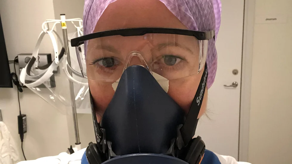 Undersköterskan Malin Södergren jobbar på IVA och har nominerats till årets coronahjälte av sin vän. 