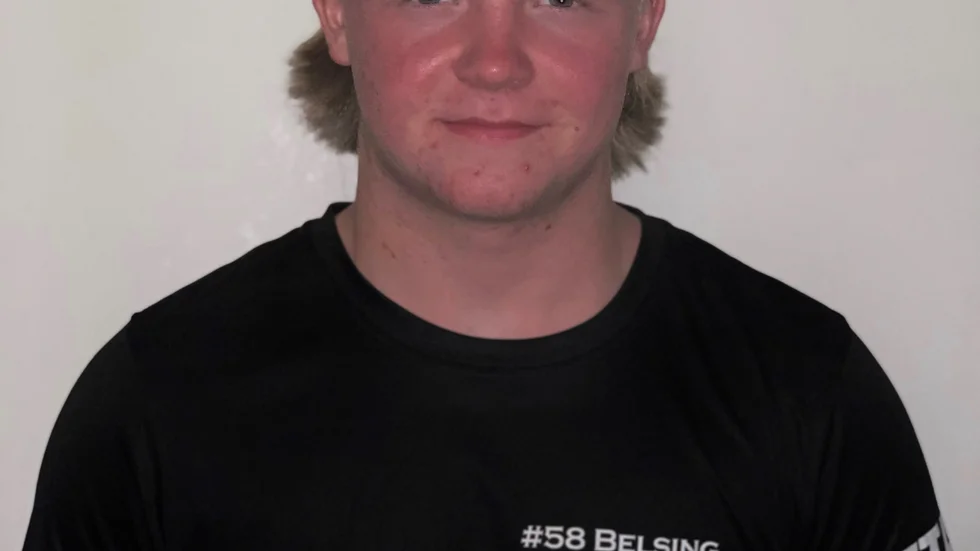 Speedwaytalangen Max Belsing väljer att vara med på Smedernas resa mot ett nytt SM-guld.