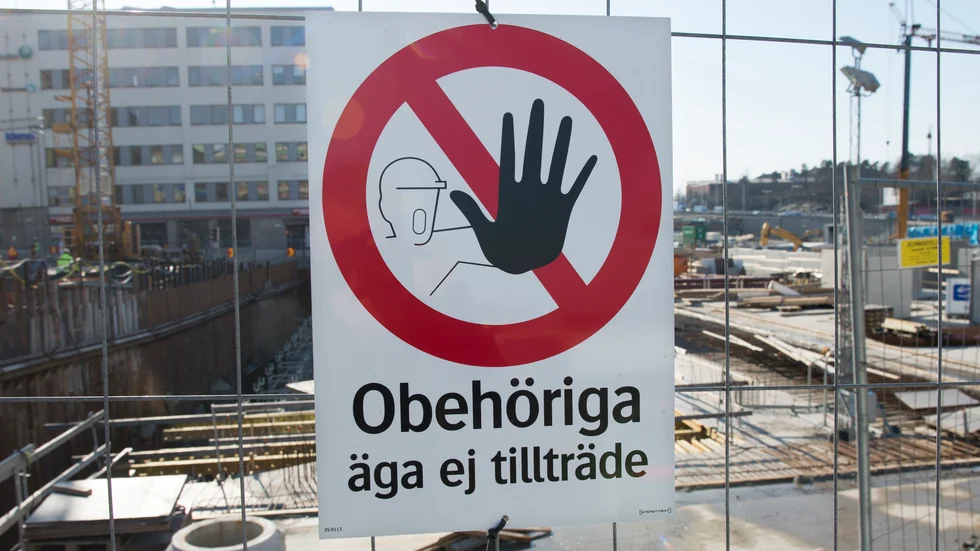 Ingen vet hur många sprängkistor som kan ligga orörda och bortglömda. Arkivbild.