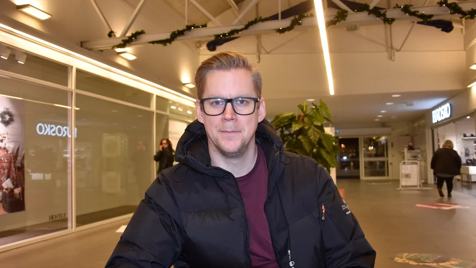 "Nog föredrar jag vinter, man blir blöt istället för snöig när man är ute nu" säger Karl-Fredrik Paavola.