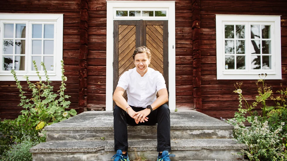 Tommy Myllymäki på Julita wärdshus tar med sin nyöppnade restaurang Aira priset som Årets affärskrog.