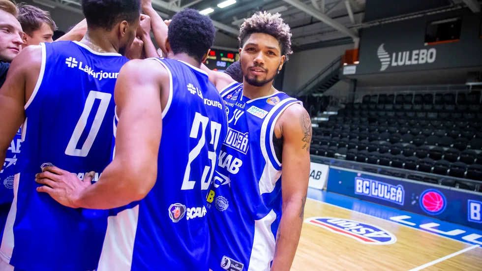 Amerikanen Tristin Walley gjorde 23 minuter och 17 poäng i comebacken.