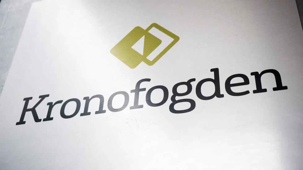 Inte bara snabblåneföretag, utan också de nya formerna av avbetalningsköp, belastar Kronofogden i onödan – när vissa slags finansbolag klämmer höga räntor ur unga personer med svag ekonomi.   
