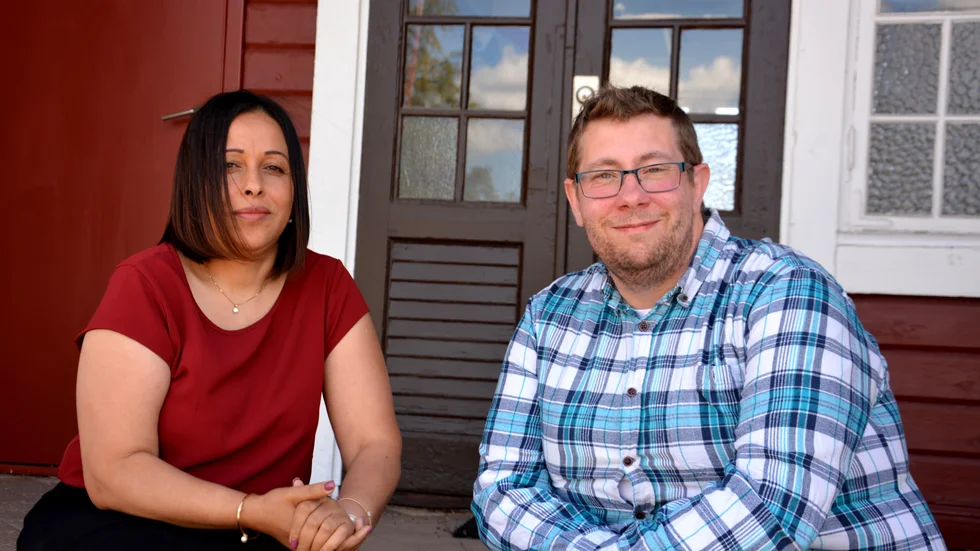 Nhela Ali (S), ordförande i stöd- och omsorgsutskottet i Valdemarvsik och Mattias Geving, kommunstyrelseordförande i Valdemarsvik.
