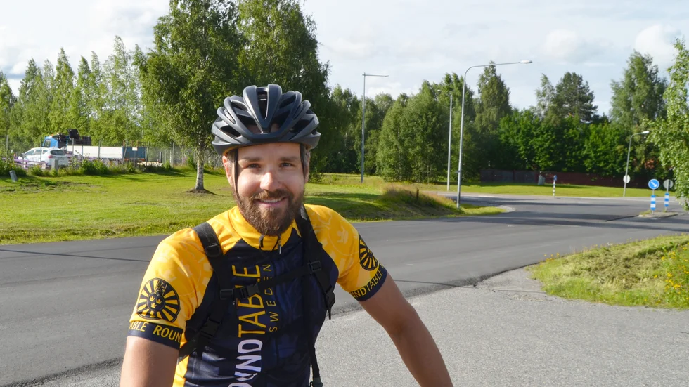 Pierre Mörck cyklar genom Sverige för att få fler att aktivera sig fysiskt. ”Jag hoppas att någon kan titta på mig och känna att de också kan röra mer på sig”, säger han.