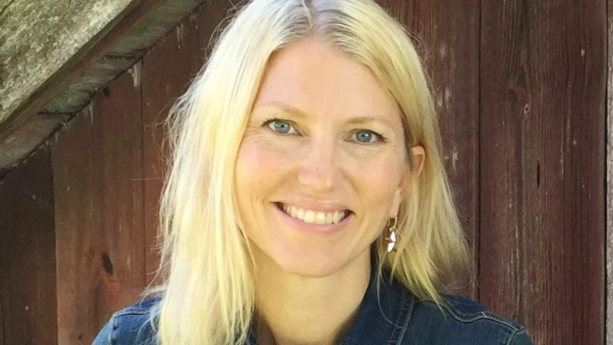 Violinisten Erika Lindgren Liljenstolpe, riksspelman sedan 1998, får årets Spelstinamedalj.