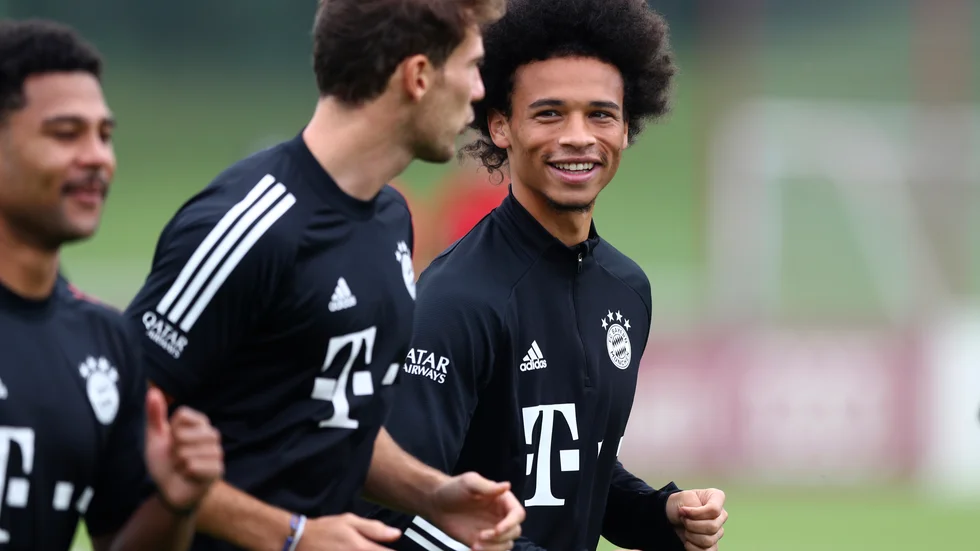 Bayern Münchens Leroy Sané och Leon Goretzka får spela inför publik när ligan startar i helgen.