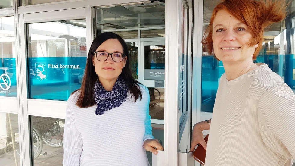 Susanne Karlsson och Anita Grankvist är budget- och skuldrådgivare vid Piteå kommun. De håller dörren öppen för personer som hamnat i ekonomisk knipa – kostnadsfritt och sekretessbelagt. (Arkivbild)
