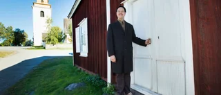 Gåtan med de handgjorda dörrarna i kyrkbyn: "Inte sett något liknande tidigare" 