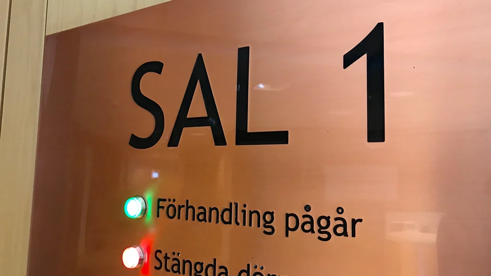 Delar av förhandlingen i åtalet mot den mordmisstänkta kvinnan har skett bakom stängda dörrar.