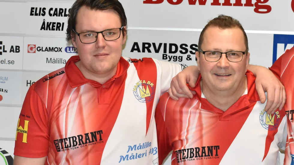 Varta BK är laddade inför bowlingpremiären som startar i helgen. Här ses Daniel Rehn och Patrik Svensson. 
