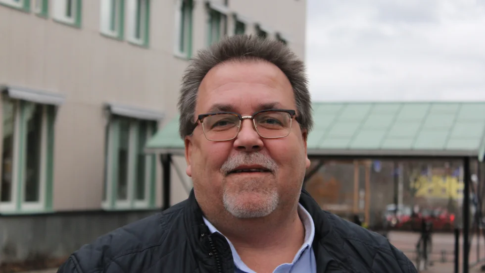Kommunen måste ta en dialog med markägare och tydligare peka ut vilka områden som är intressanta för tomtutveckling, menar kommunalrådet Thomas Lidberg (S). 