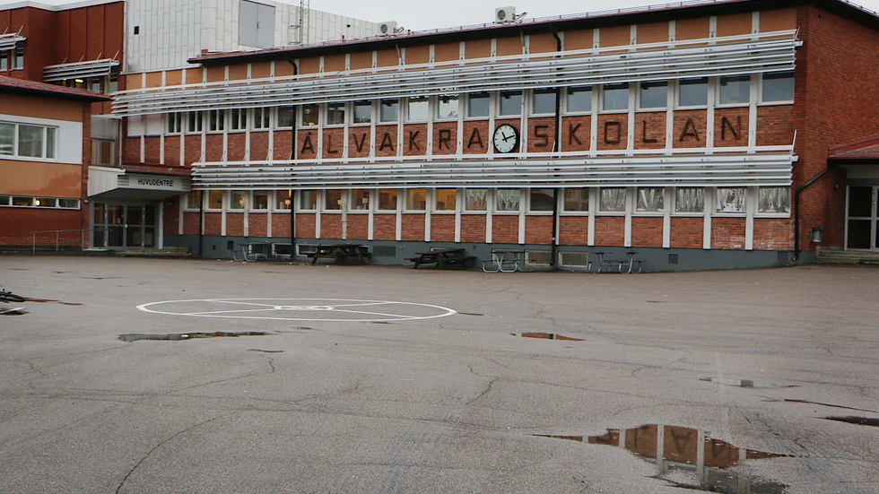 Skolledningen vid Älvåkraskolan i Älvsbyn har beslutat att de fem resurspersoner de har nu inte kommer att vara under nästa läsår. (Arkivbild)