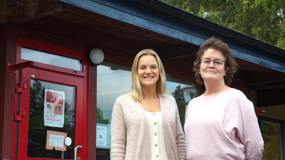 Lärarna Ida Johansson och Lena Fager trivs bra med det nya arbetssättet, där varje årskurs med två klasser har tre lärare.